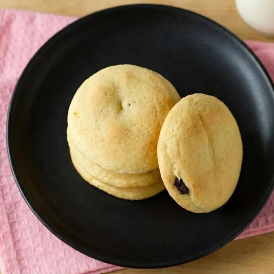 Filled Raisin Cookies