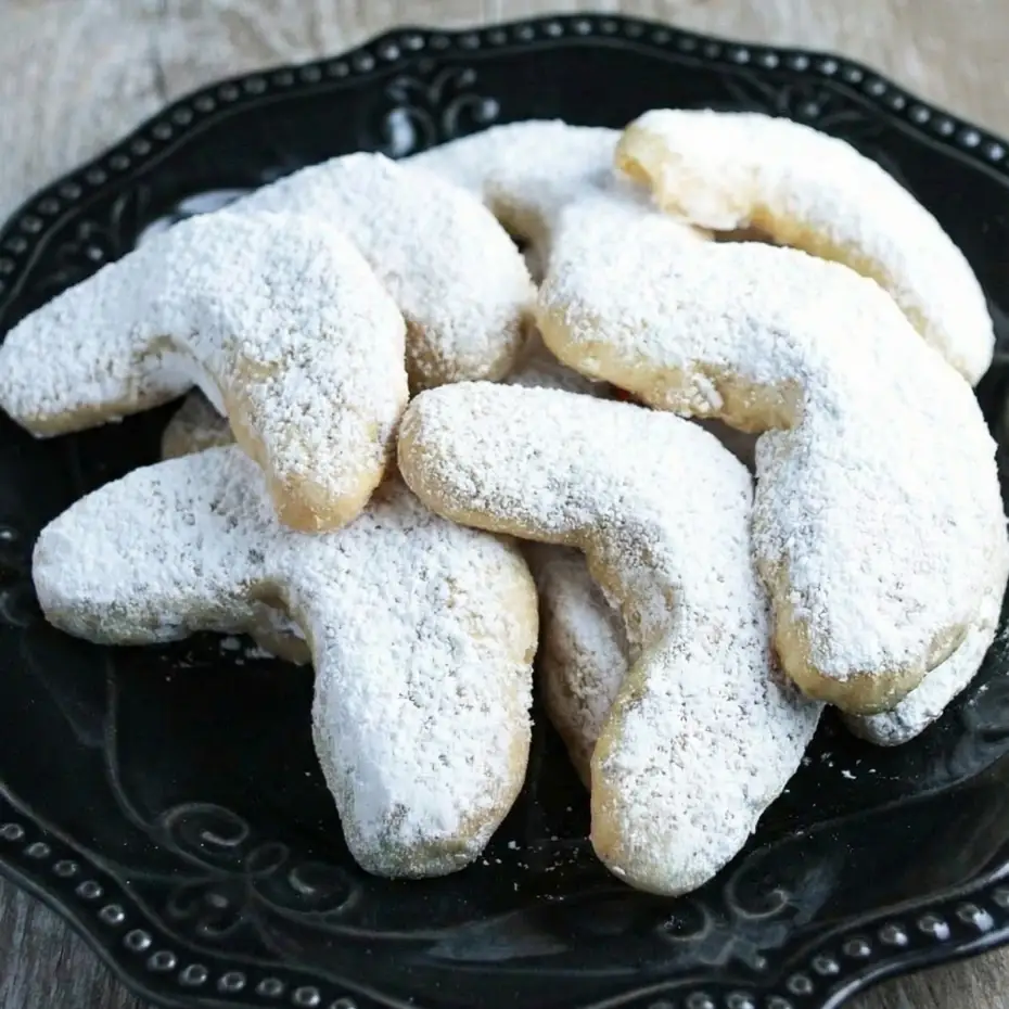 Nut Crescents