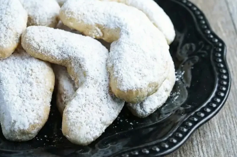 Nut Crescents
