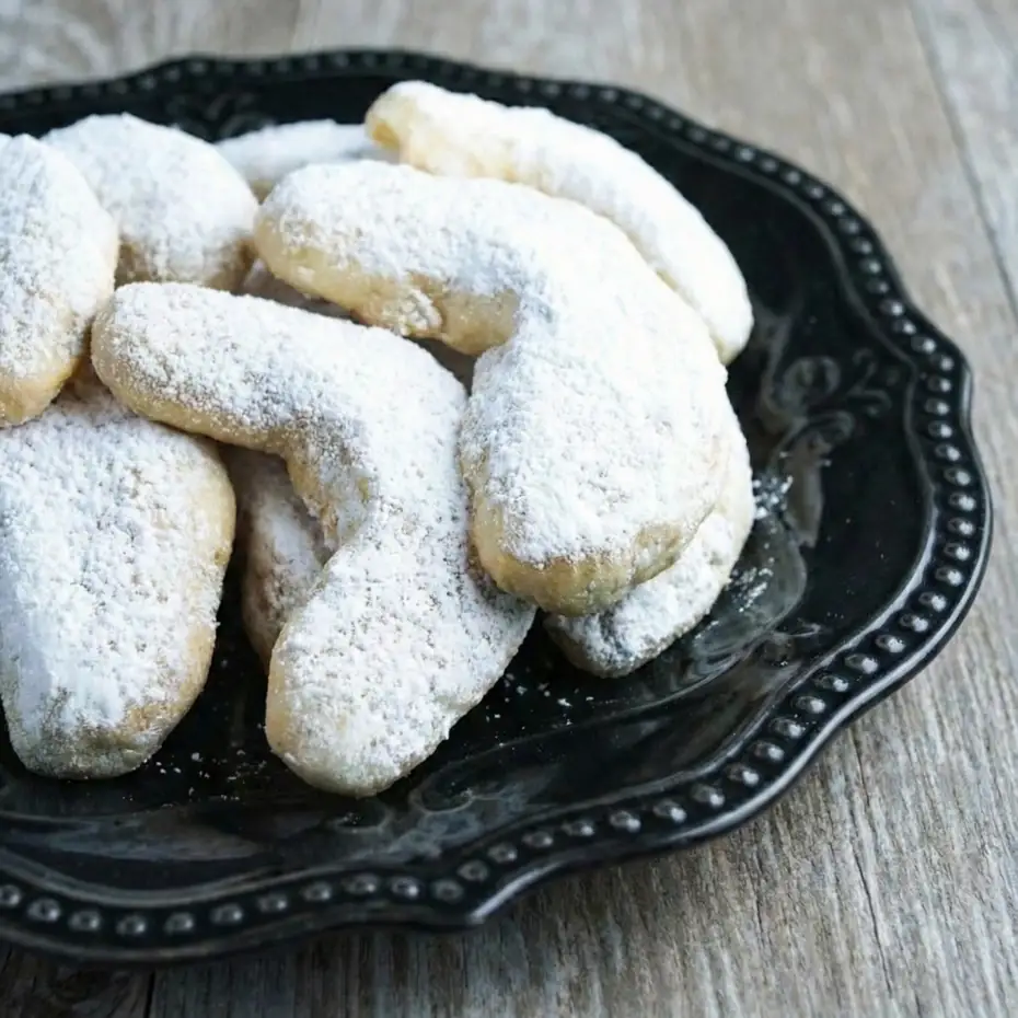Nut Crescents