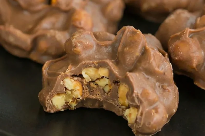 Slow Cooker Peanut Clusters