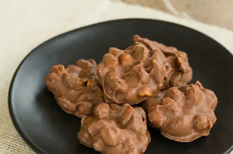 Slow Cooker Peanut Clusters