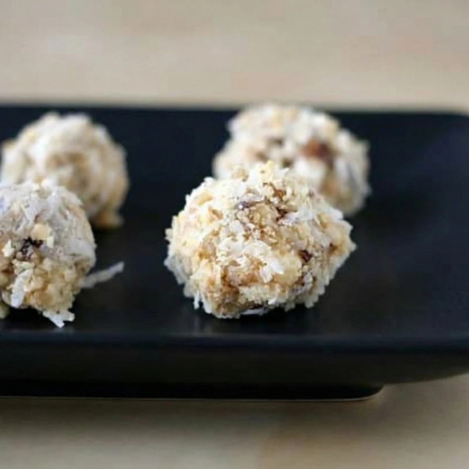 Walnut Date Balls